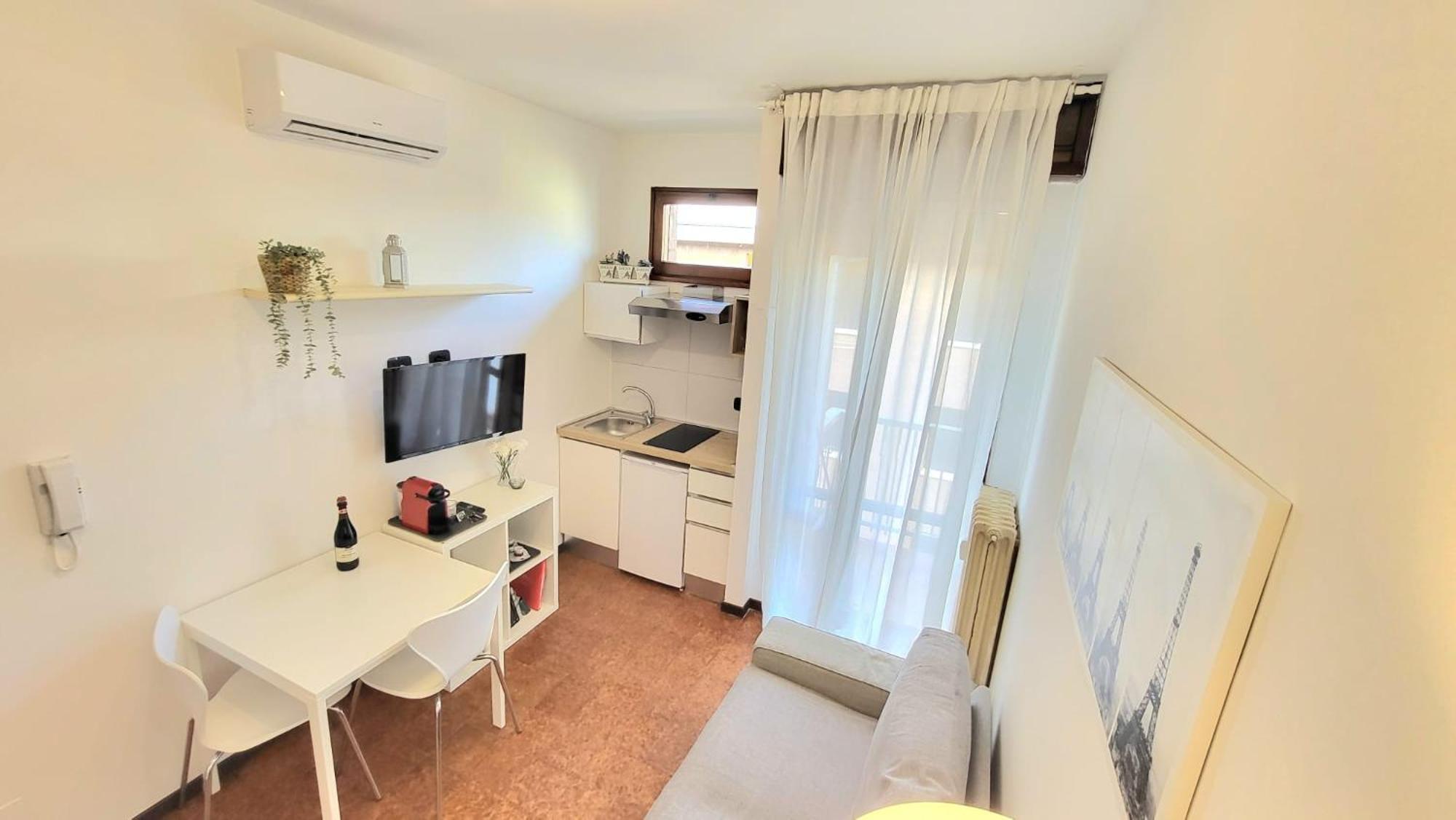 Appartamento Di Fronte All'Ospedale Modena Exterior foto